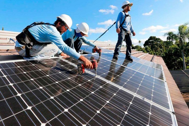 Instalación y Mantenimiento de Placas Solares